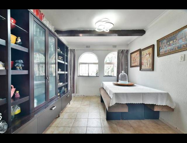 5 BEDROOM HOUSE FOR SALE IN GLENVISTA